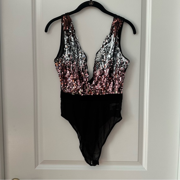 (2 for $30) SHEIN sequin scoop neck bodysuit NWT - Picture 2 of 6